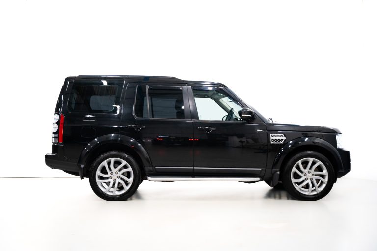 Land Rover Discovery 4 interior and exterior detail