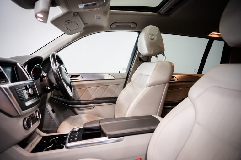 Mercedes-Benz GLS350 interior and exterior detail
