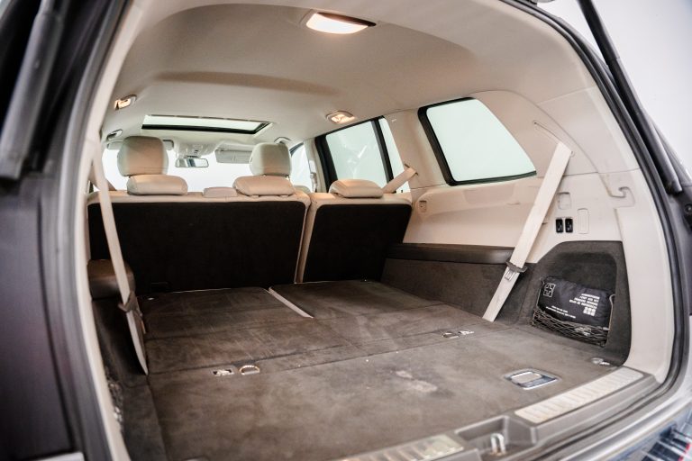 Mercedes-Benz GLS350 interior and exterior detail