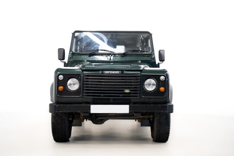 Land Rover Defender 110 x British Green interior and exterior detail