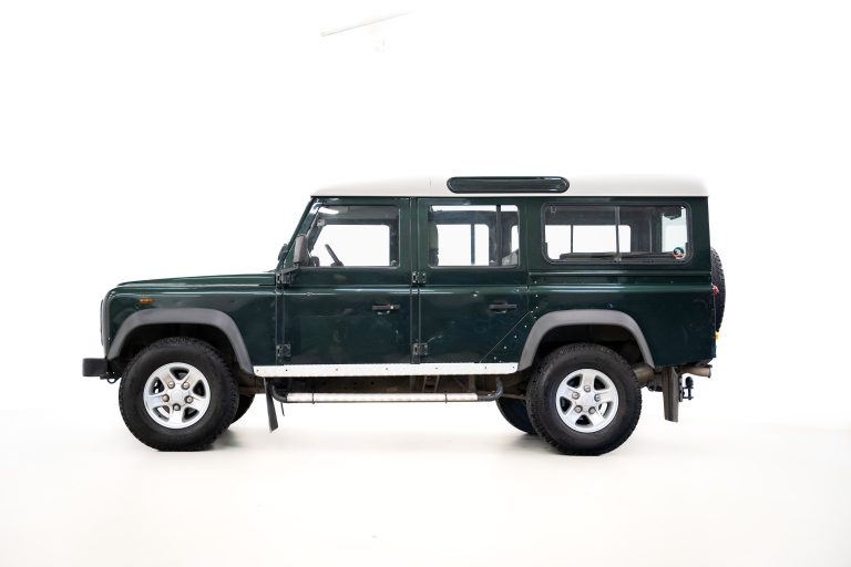 Land Rover Defender 110 x British Green interior and exterior detail