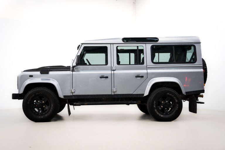 Land Rover Defender 110 x Silver interior and exterior detail