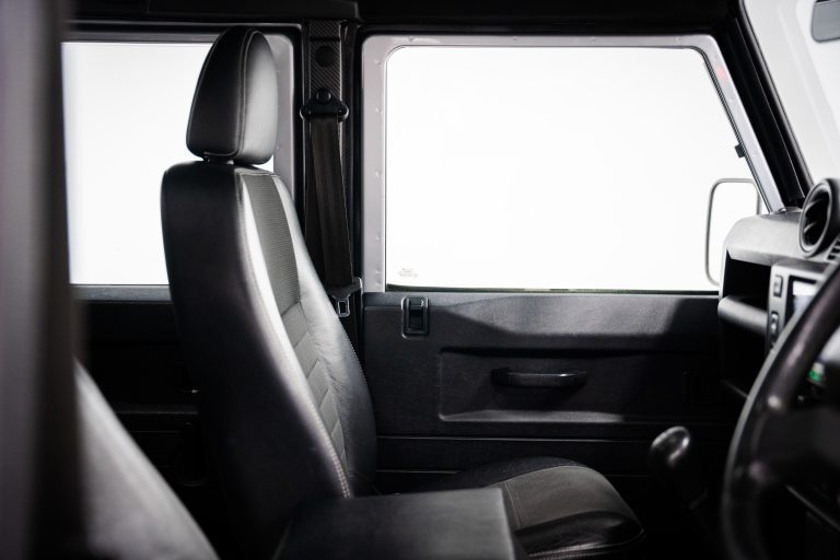 Land Rover Defender 110 x Silver interior and exterior detail