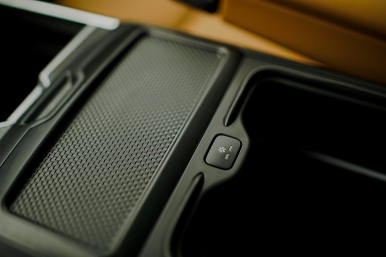 Range Rover Autobiography LWB interior and exterior detail