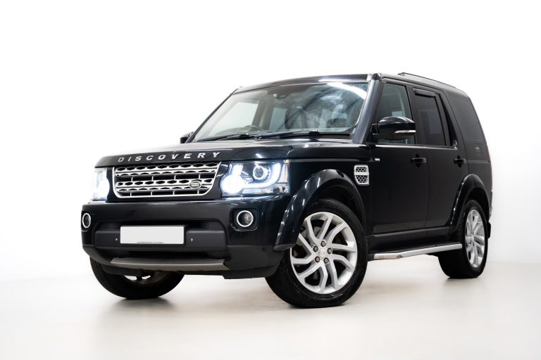 Land Rover Discovery 4 interior and exterior detail