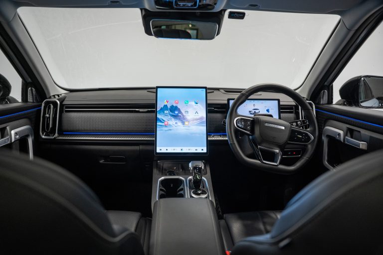 Jaecoo J7 interior and exterior detail