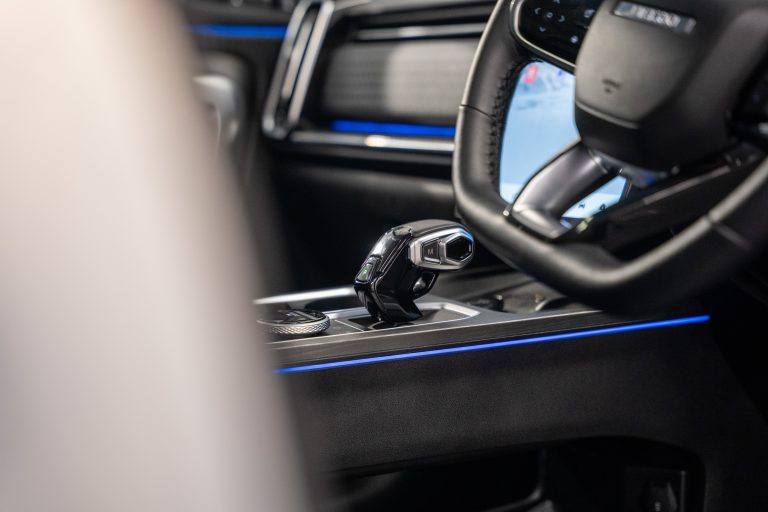Jaecoo J7 interior and exterior detail