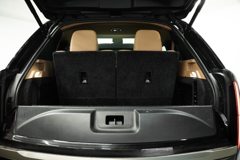 New Range Rover Long Wheel Base interior and exterior detail